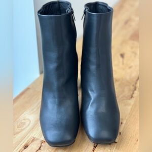 Women’s Madden Girl Ankle Boots. Black size 10M.